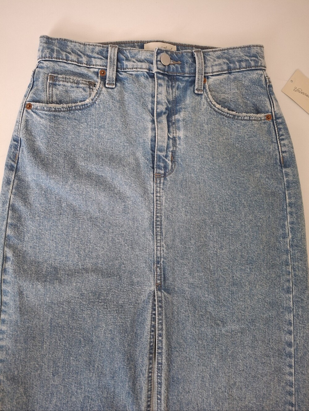 NWT Denim Maxi Skirt In Medium Wash -- Universal Thread Size 4 - Picture 5 of 9